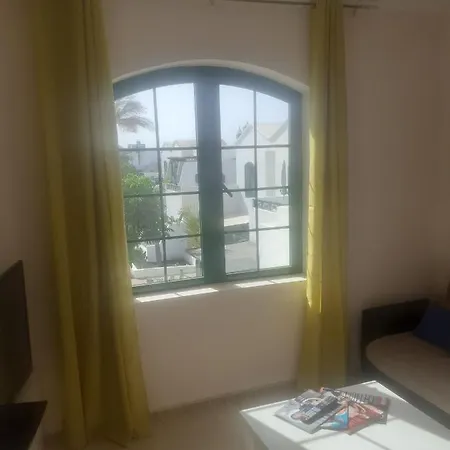Charming Apartment Next To The Beachpuerto Del Carmen Lanzarote شقة